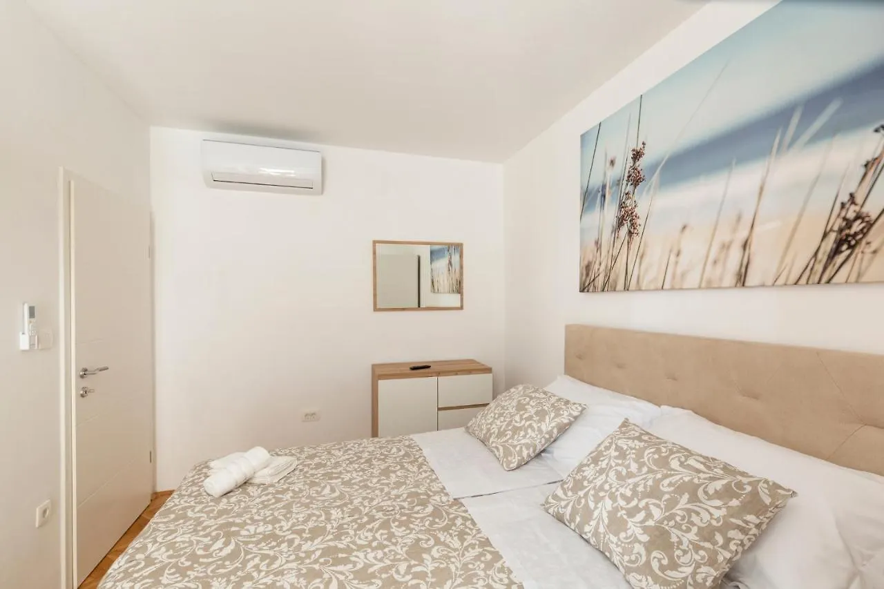 Apartment Valleris Bale 0*,