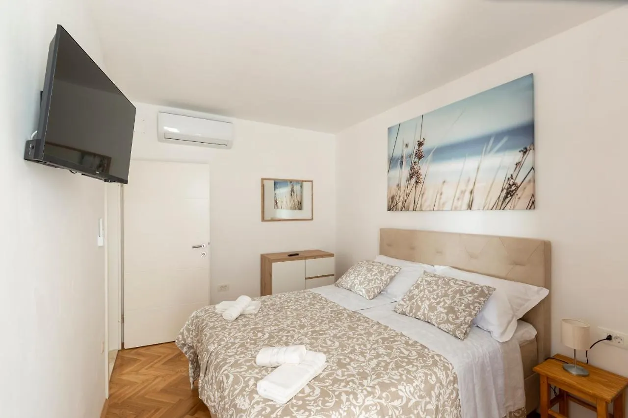Apartment Valleris Bale 0*,  Croatia