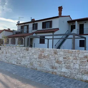  Apartment & Piutti